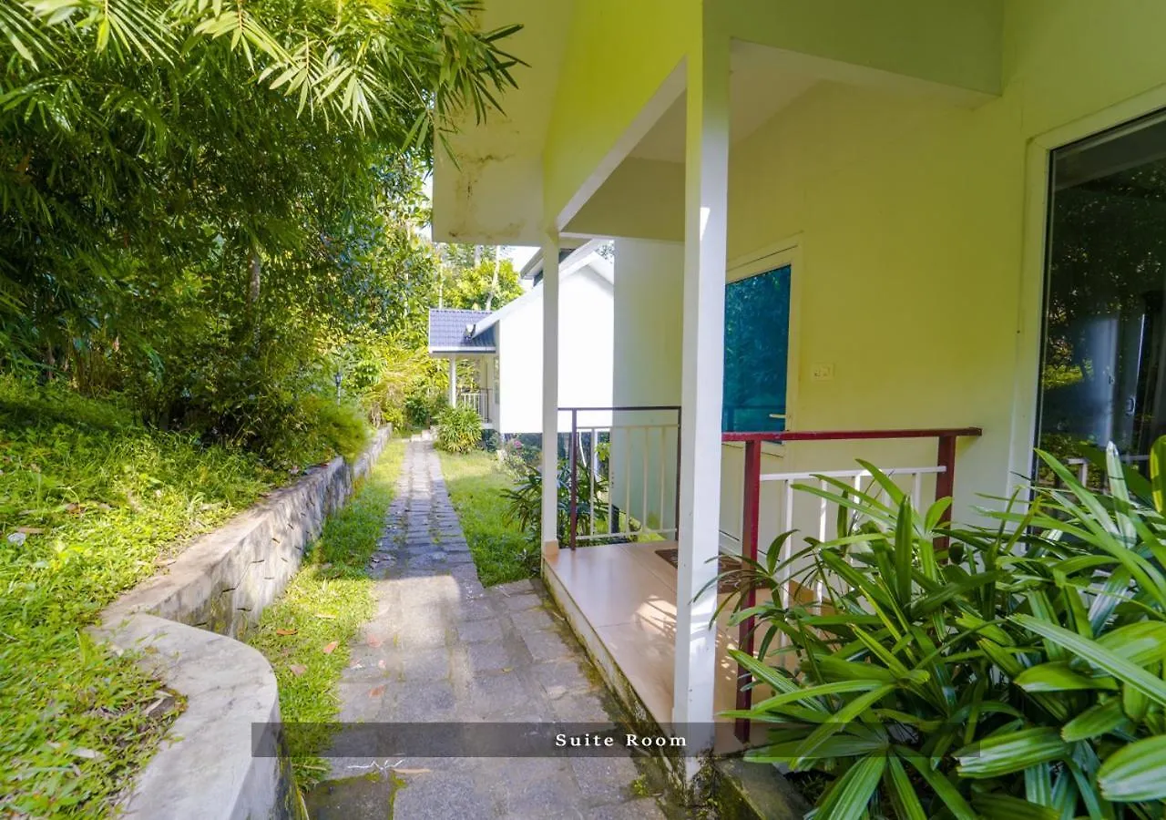 Munnar Majestic Resort With Pool 3*,
